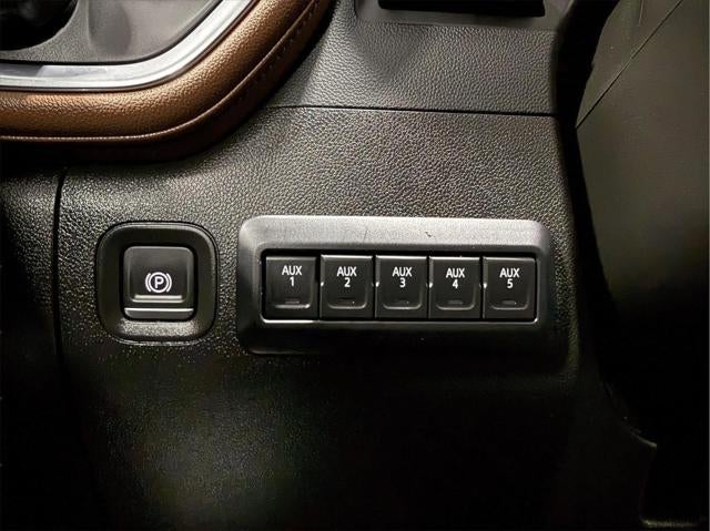 2022 Chevrolet Silverado 3500HD 4WD Crew Cab Standard Bed High Country