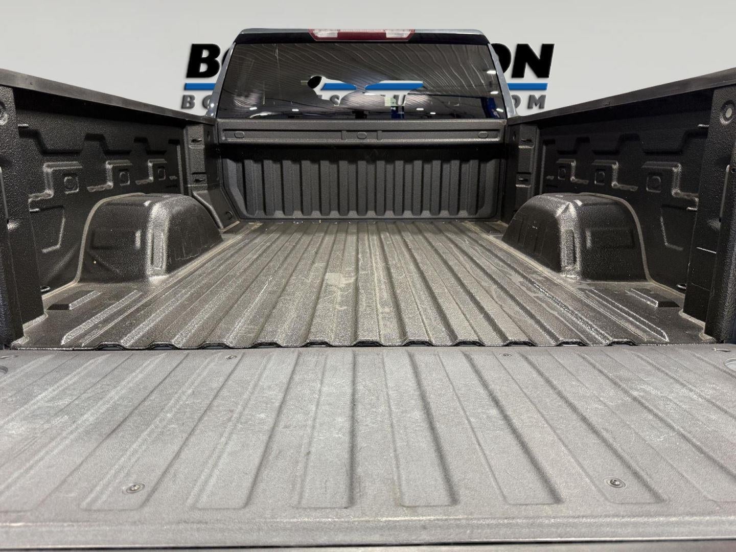 2020 Chevrolet Silverado 1500 4WD Double Cab Standard Bed Custom