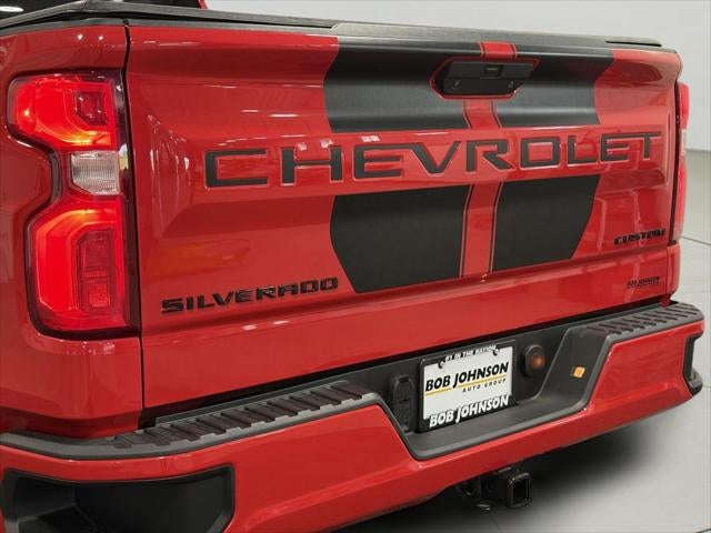 2021 Chevrolet Silverado 1500 4WD Double Cab Standard Bed Custom