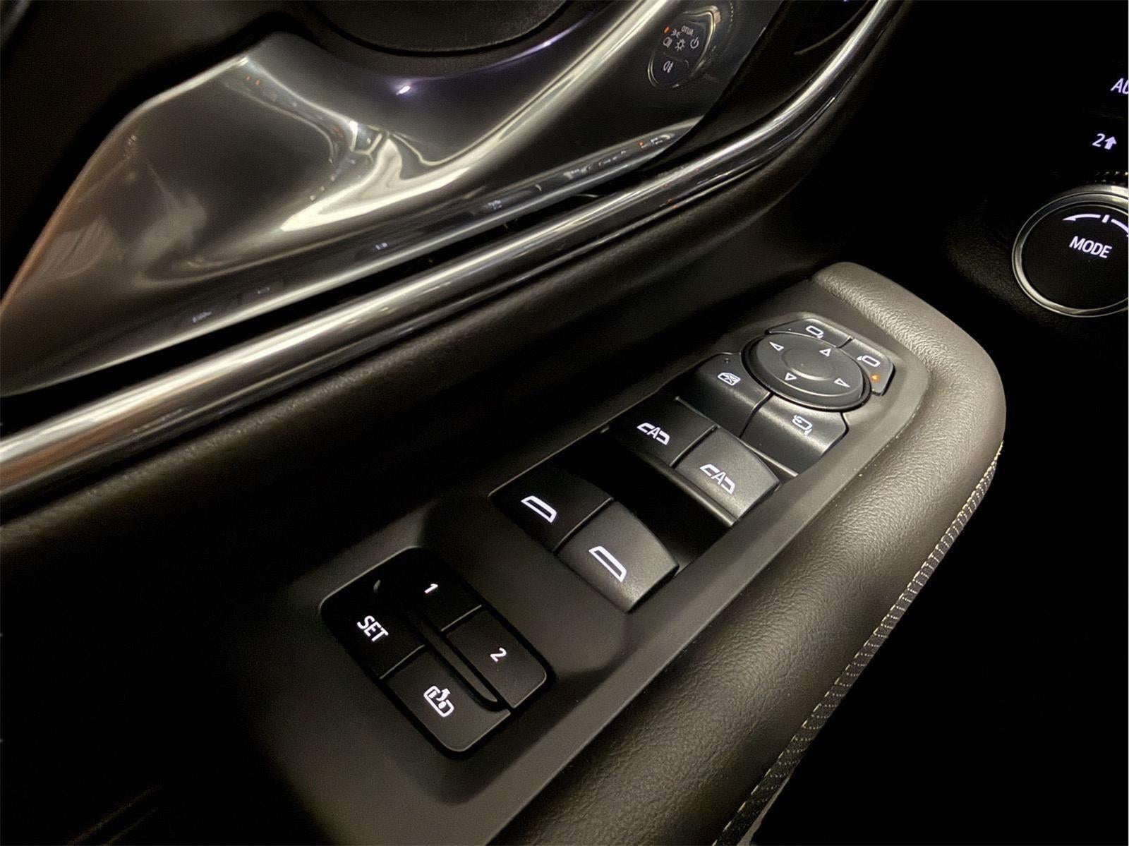 2024 GMC Yukon XL 4WD SLT