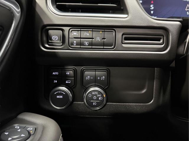 2024 GMC Yukon XL 4WD SLT