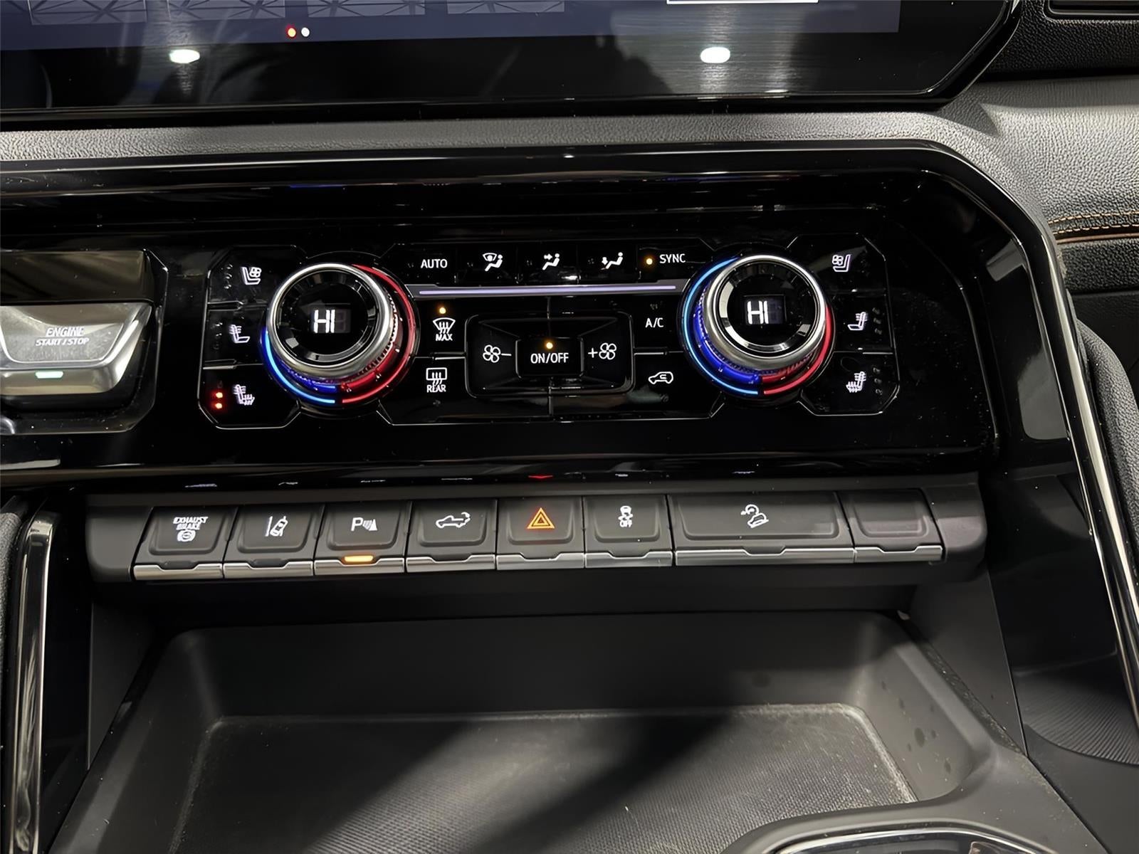 2025 GMC Sierra 2500HD 4WD Crew Cab Standard Bed AT4