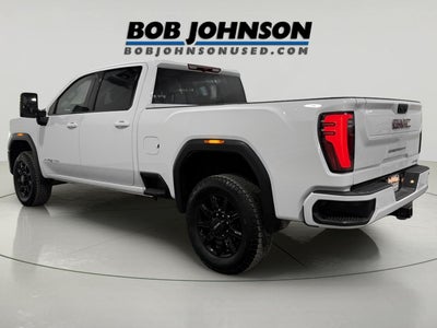 2025 GMC Sierra 2500HD 4WD Crew Cab Standard Bed AT4