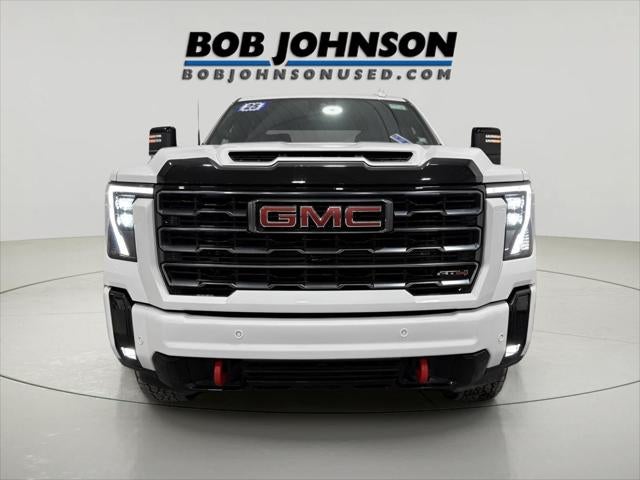 2025 GMC Sierra 2500HD 4WD Crew Cab Standard Bed AT4
