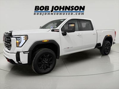 2025 GMC Sierra 2500HD 4WD Crew Cab Standard Bed AT4