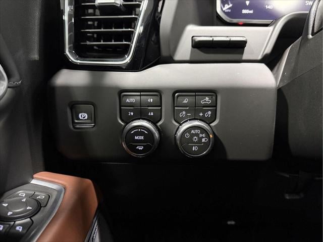 2026 GMC Sierra 2500HD Crew Cab, Standard Bed, Denali Ultimate, 4WD