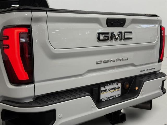 2024 GMC Sierra 2500HD 4WD Crew Cab Standard Bed Denali