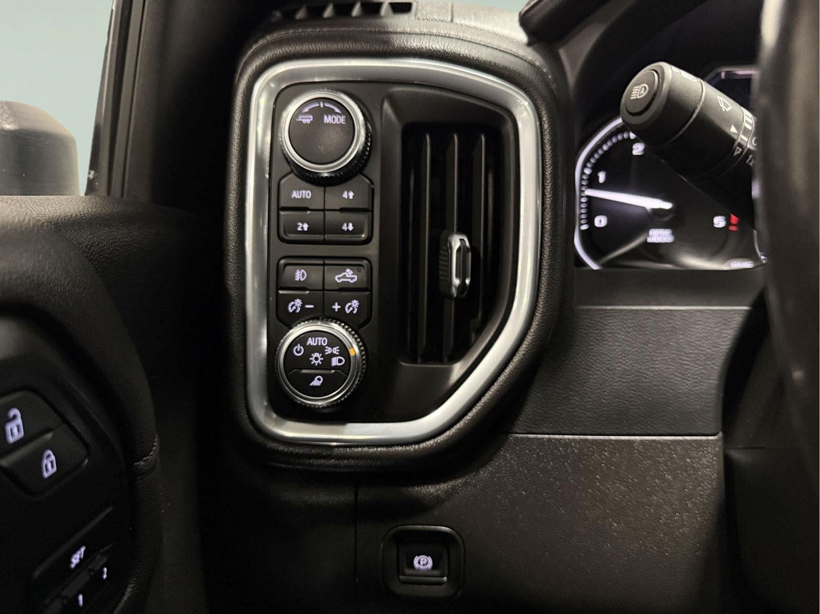 2022 GMC Sierra 2500HD 4WD Crew Cab Standard Bed Denali