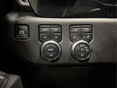 2025 GMC Sierra 2500HD 4WD Crew Cab Standard Bed SLT