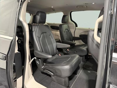 2022 Chrysler Pacifica Touring L AWD
