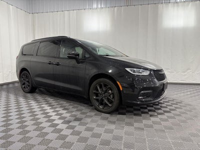 2022 Chrysler Pacifica Touring L AWD