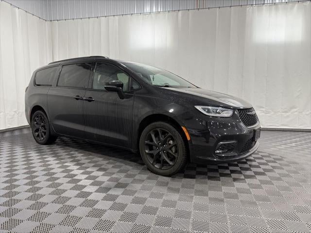 2022 Chrysler Pacifica Touring L AWD