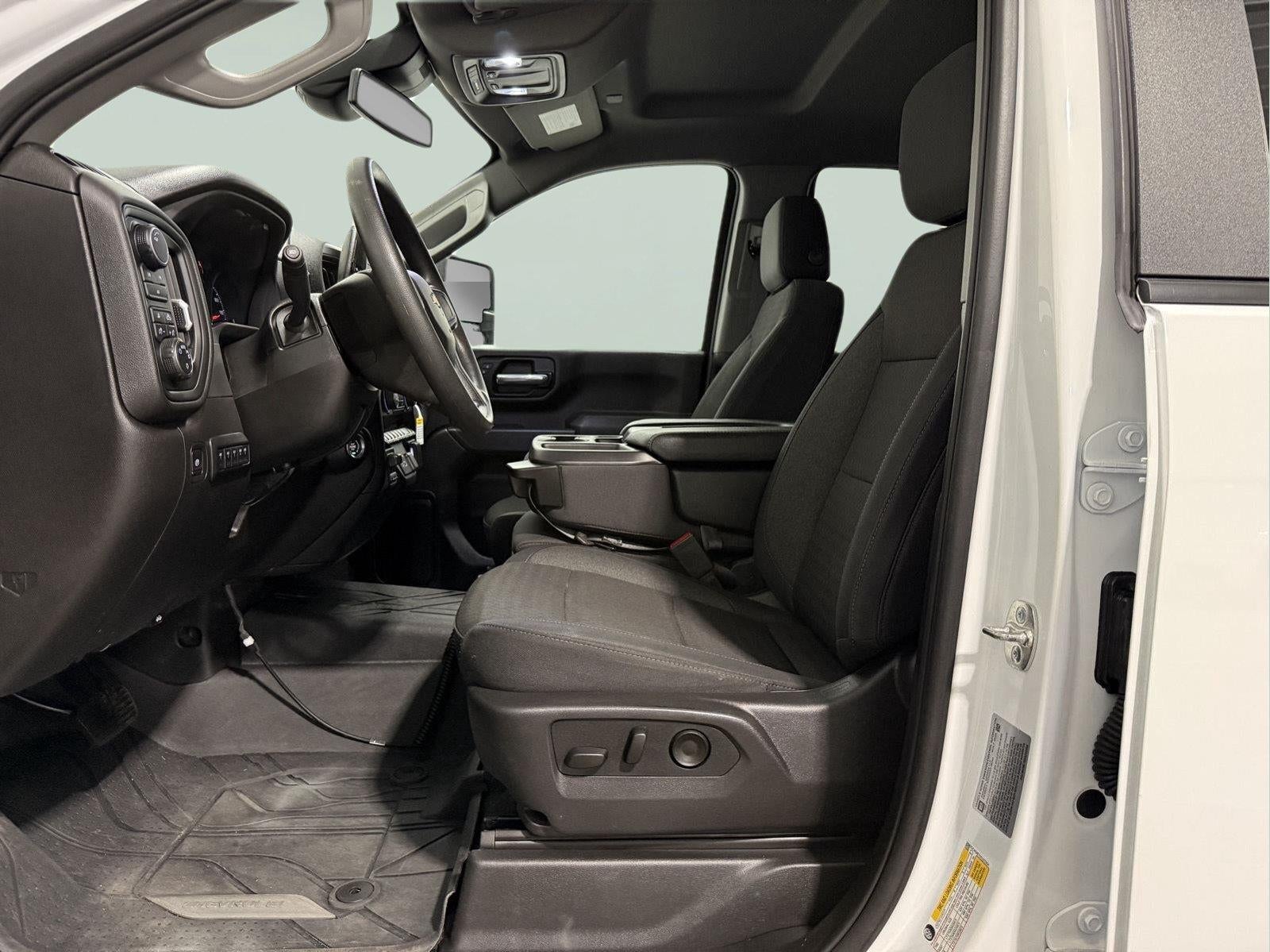 2025 Chevrolet Silverado 2500HD 4WD Crew Cab Standard Bed Custom