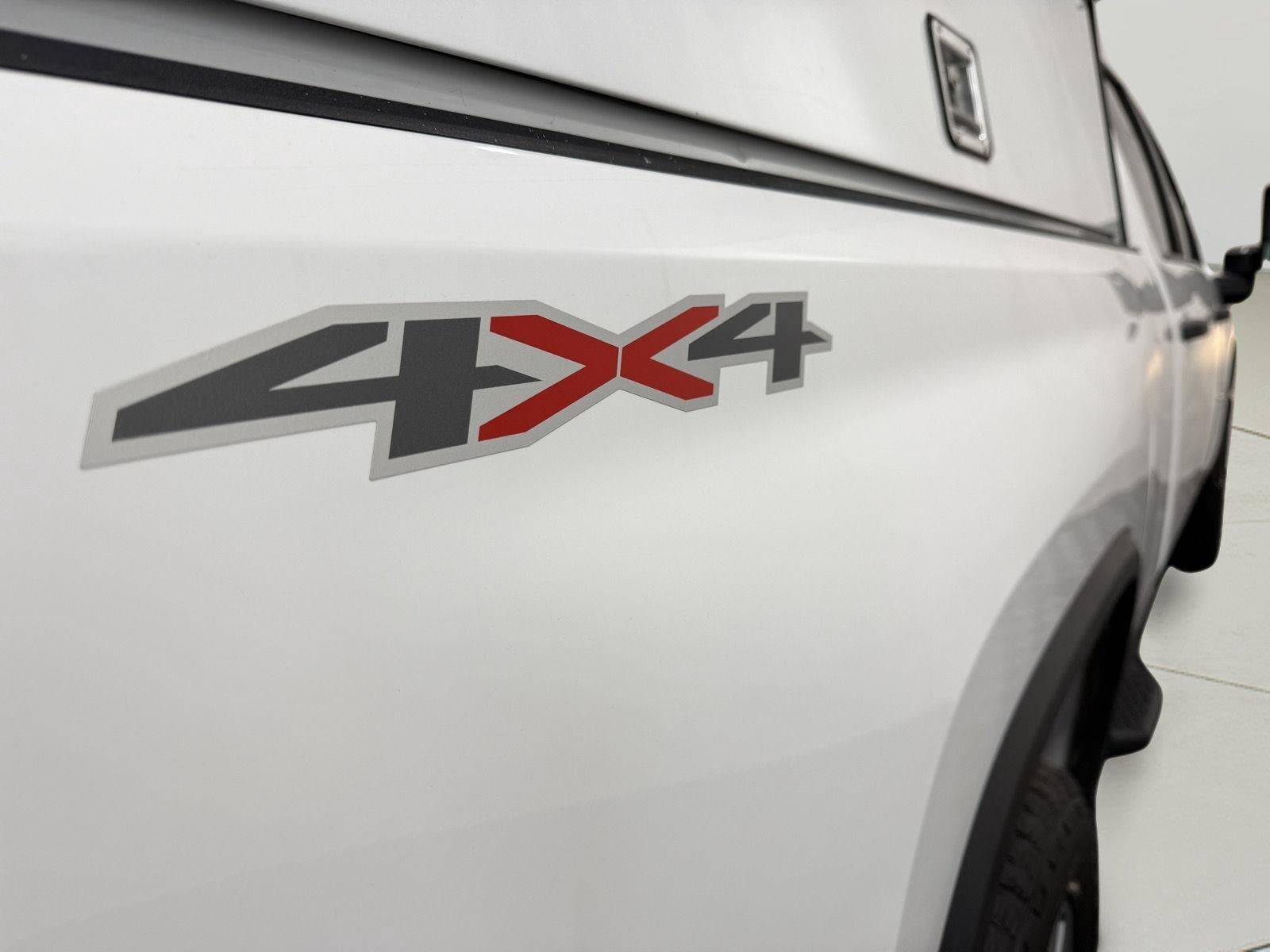 2025 Chevrolet Silverado 2500HD 4WD Crew Cab Standard Bed Custom