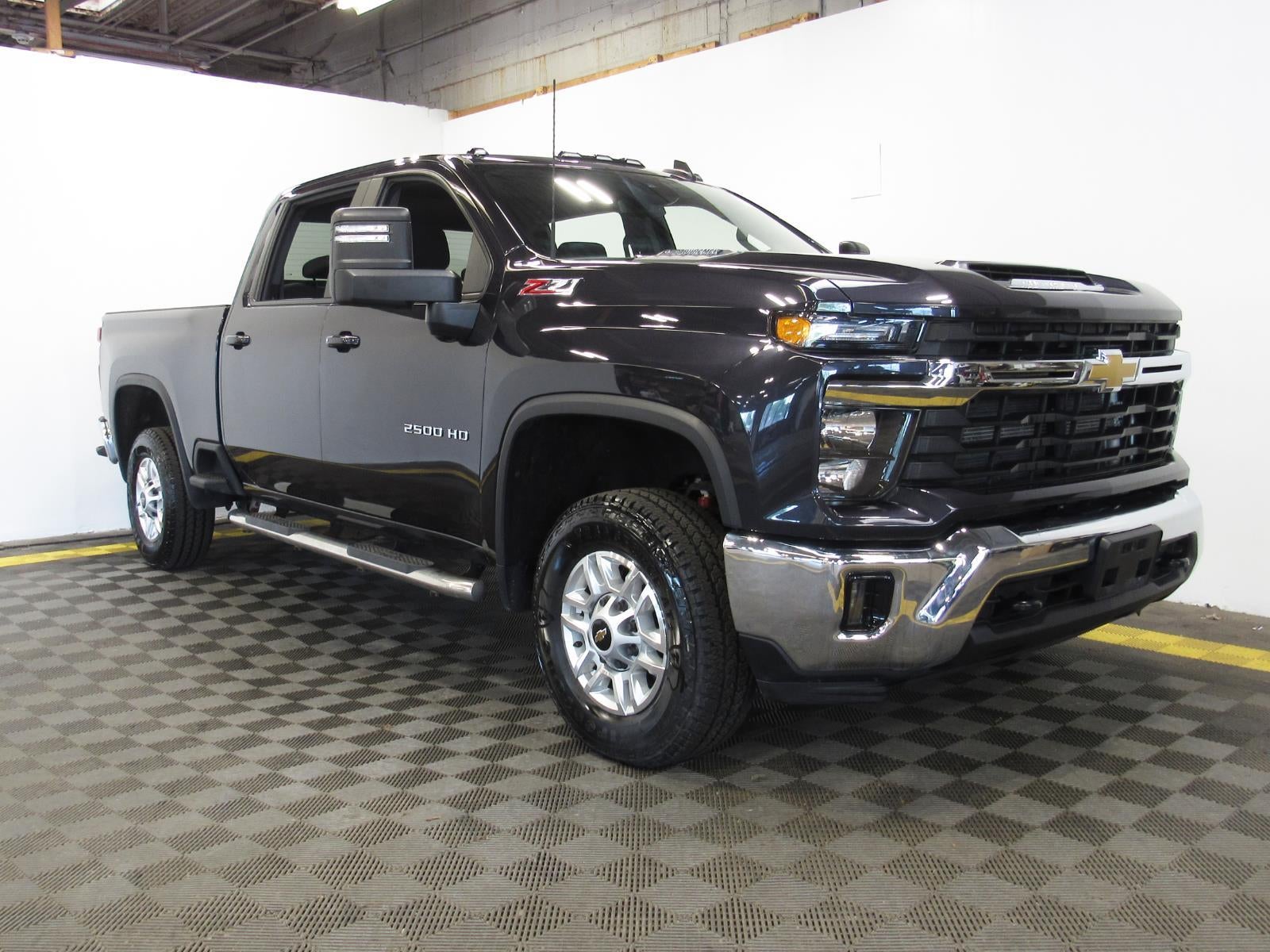2024 Chevrolet Silverado 2500HD 4WD Crew Cab Standard Bed LT