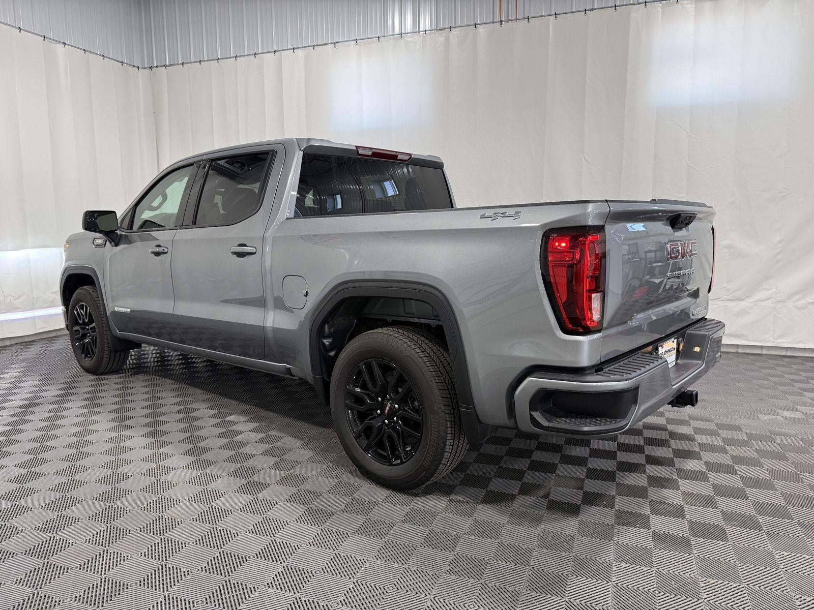 2025 GMC Sierra 1500 4WD Crew Cab Short Box Elevation with 3VL