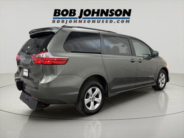 2020 Toyota Sienna LE