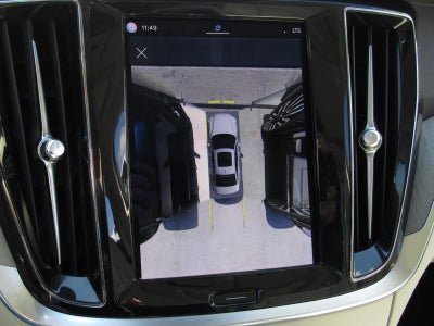 2023 Volvo S60 B5 Plus Dark Theme