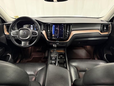 2021 Volvo XC60 T6 Momentum