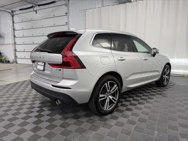 2021 Volvo XC60 T6 Momentum