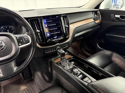 2021 Volvo XC60 T6 Momentum