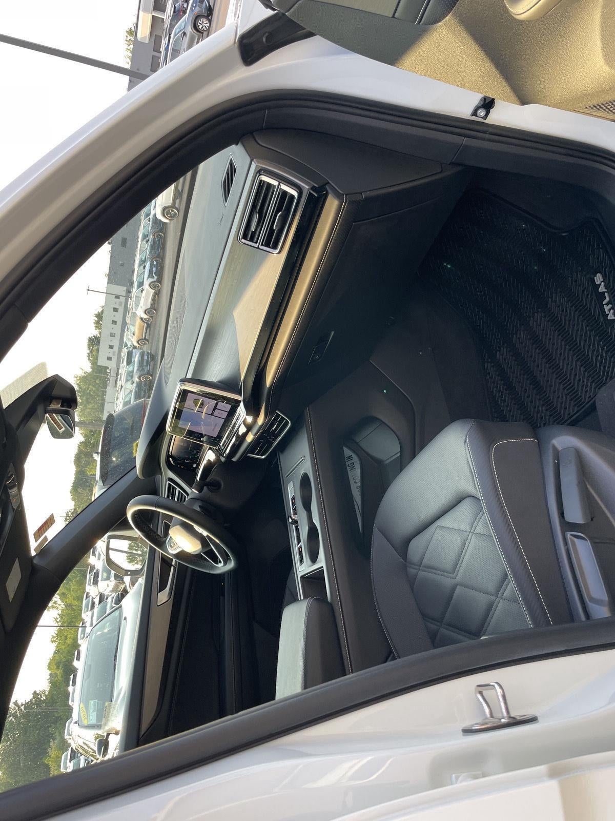 2024 Volkswagen Atlas Cross Sport 2.0T SE