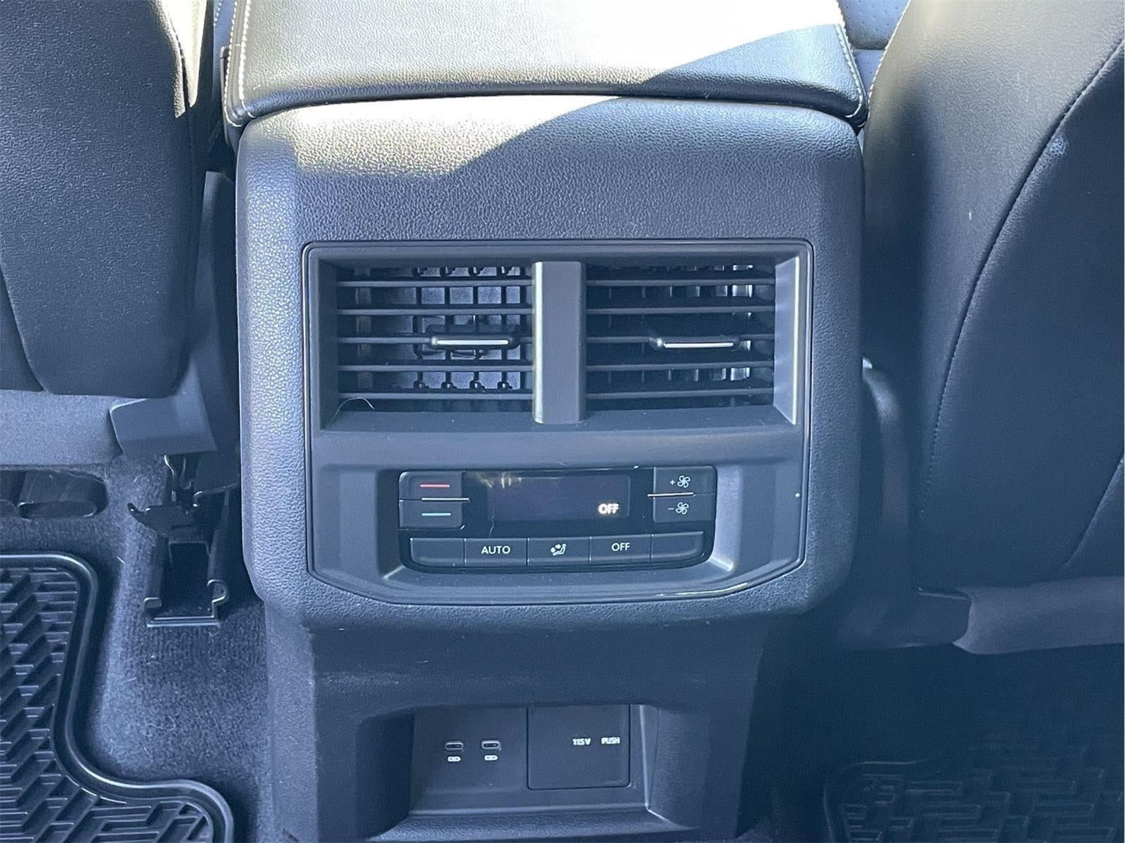 2021 Volkswagen Atlas 3.6L V6 SE w/Technology R-Line