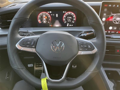 2025 Volkswagen Tiguan SE R-Line Black