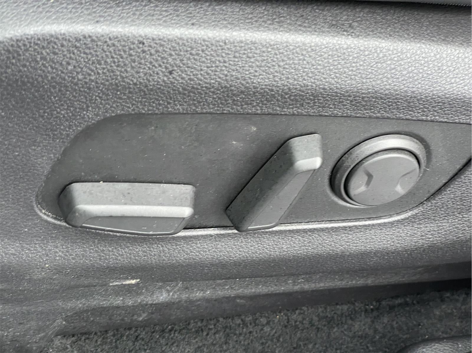 2023 Kia Carnival EX