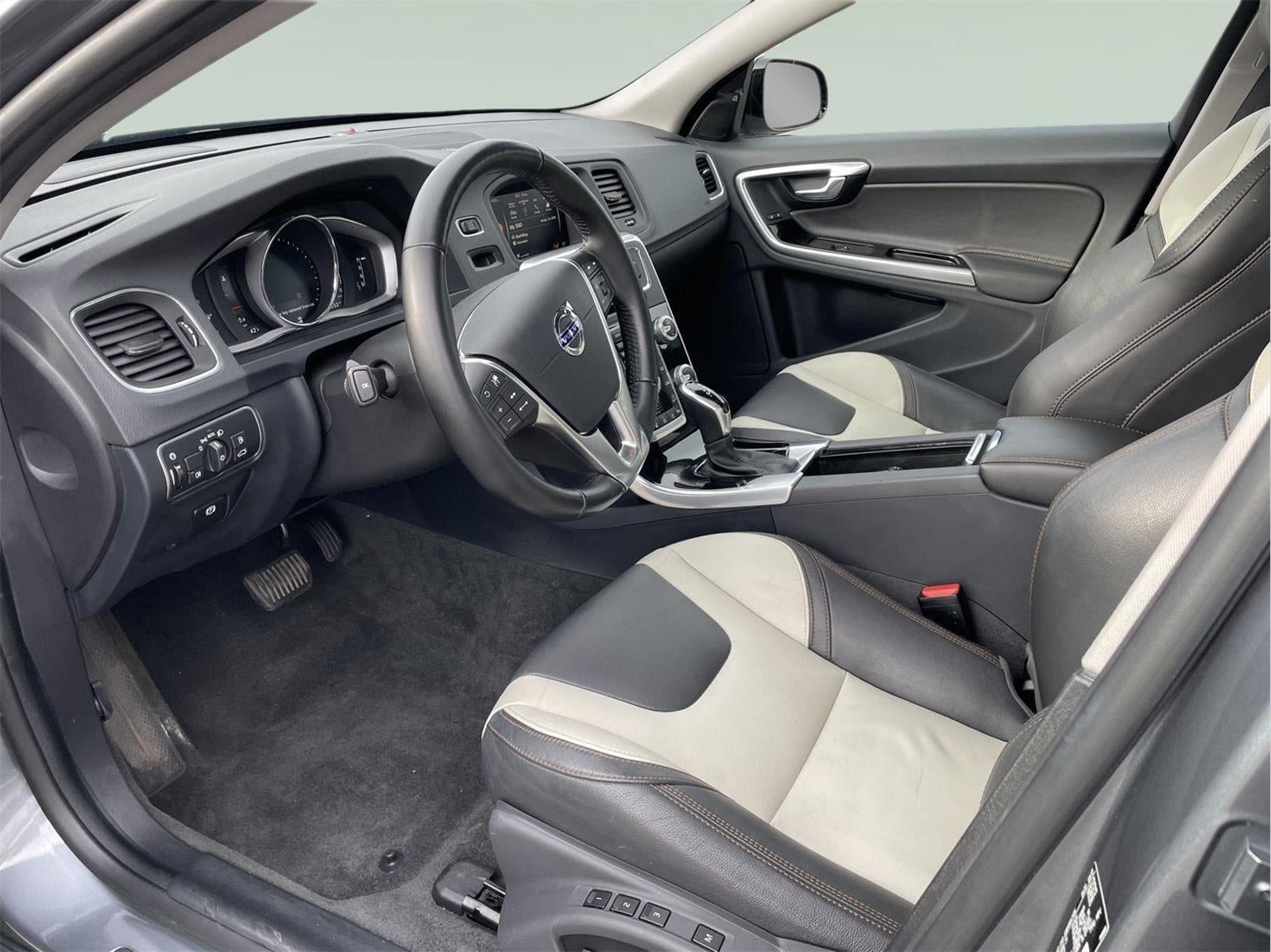 2017 Volvo S60 Cross Country SEDAN